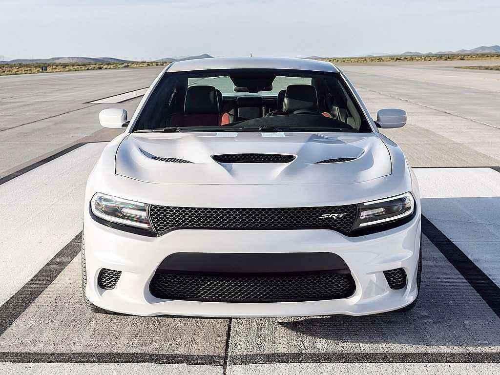 Dodge Charger SRT Hellcat.