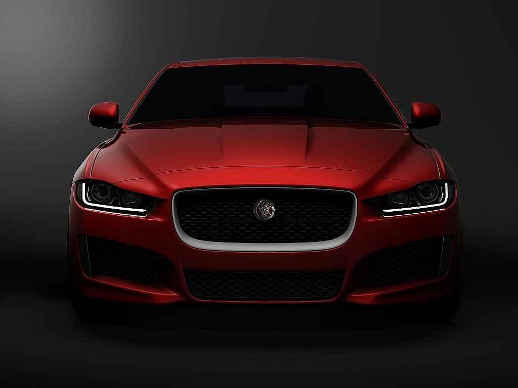 Jaguar XE.