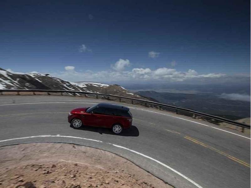 Range Rover Sport na Pikes Peak Hill Climb.