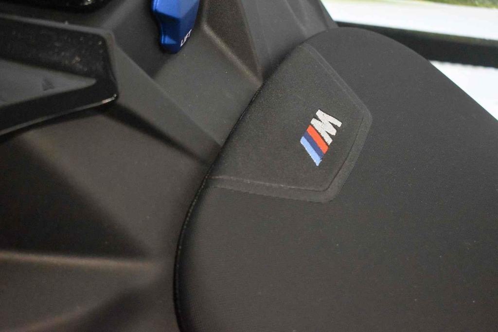 Samozřejmě nesmí chybět patřičné označení divize M