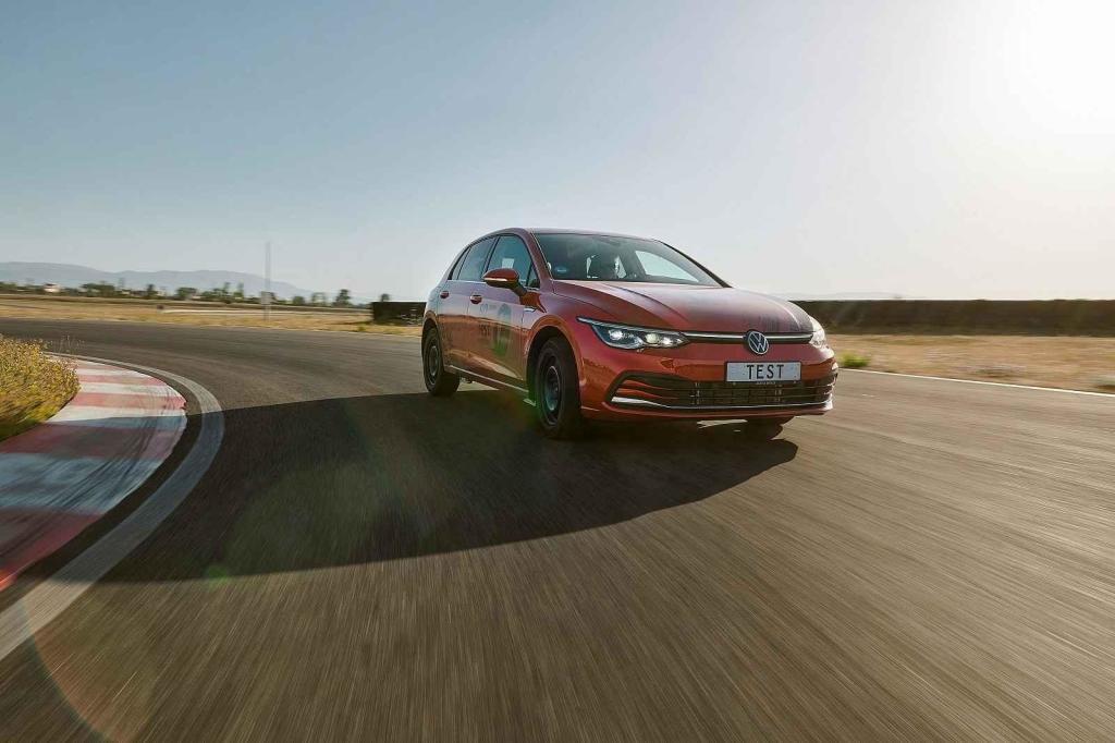Pro testy se tradičně využívá Volkswagen Golf