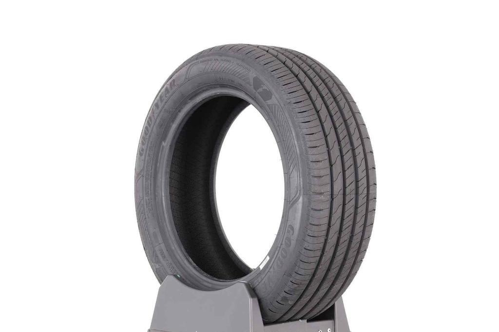 Společně zvítězily Goodyear EfficientGrip Performance 2