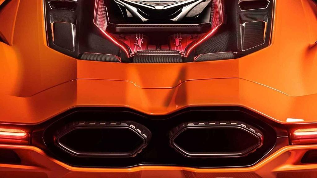 Lamborghini Revuelto