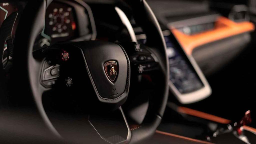 Lamborghini Revuelto