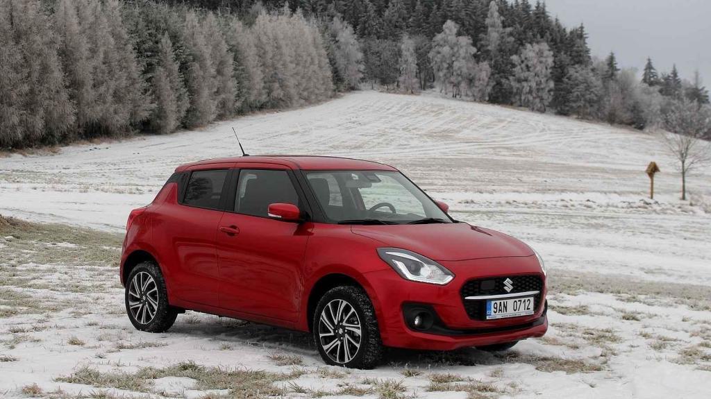 V zimě se tato verze Suzuki Swift cítí úplně skvěle