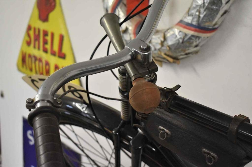zůstala typická bicyklová řídítka