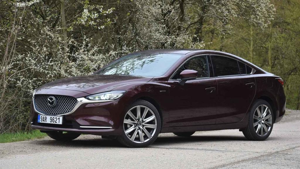 Mazda 6 se v současné generaci vyrábí již přes deset let. Stáří na ní vidět není