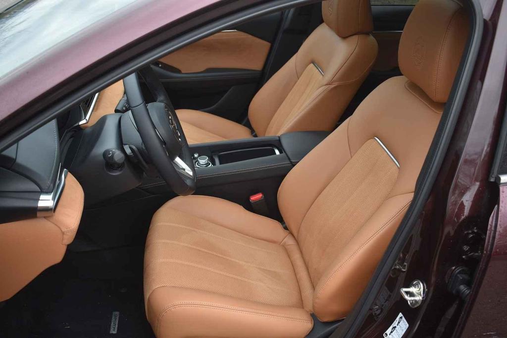 Sedačky jsou z té nejkvalitnější kůže