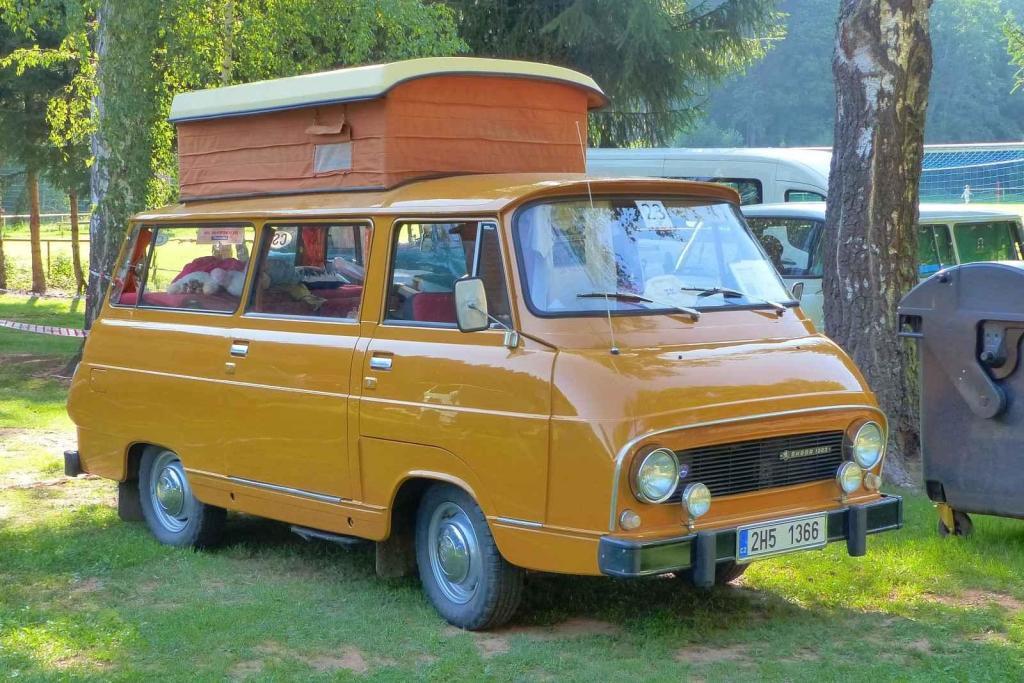 Škoda 1203 Camp představovala skromnější příbytek, dokázala však ubytovat čtyřčlennou rodinu.