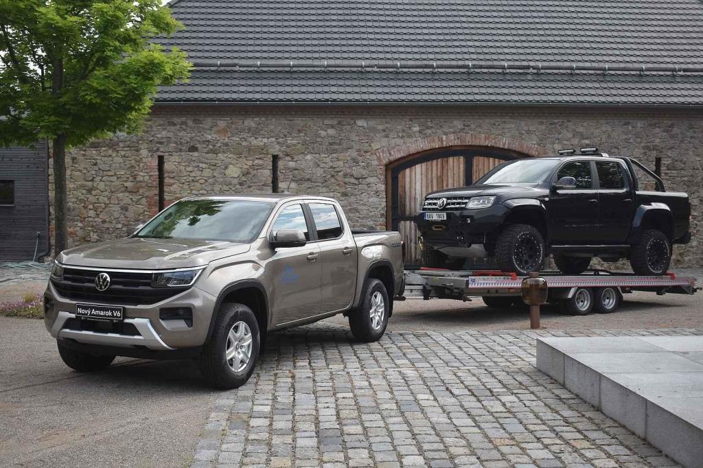 Nový Amarok a naložený ten starý