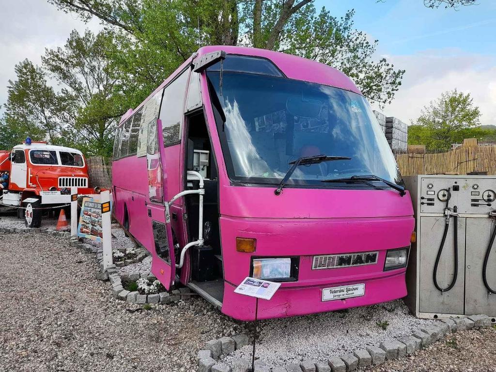 Prototyp minibusu Zliner 9.12 MAN pro 35 osob od legedárního Václava Krále v Auto-retro-muzeu Veteráni Litvínov.