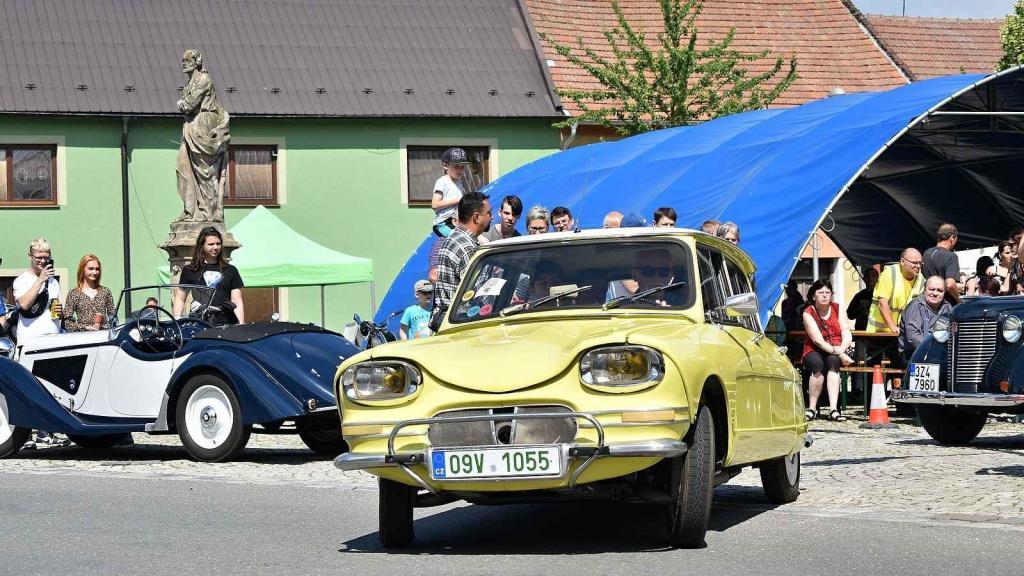 Nablýskaní veteráni projížděli v sobotu celým jihem Prostějovska. Konala se zde tradiční Veterán rallye. 17.6. 2023