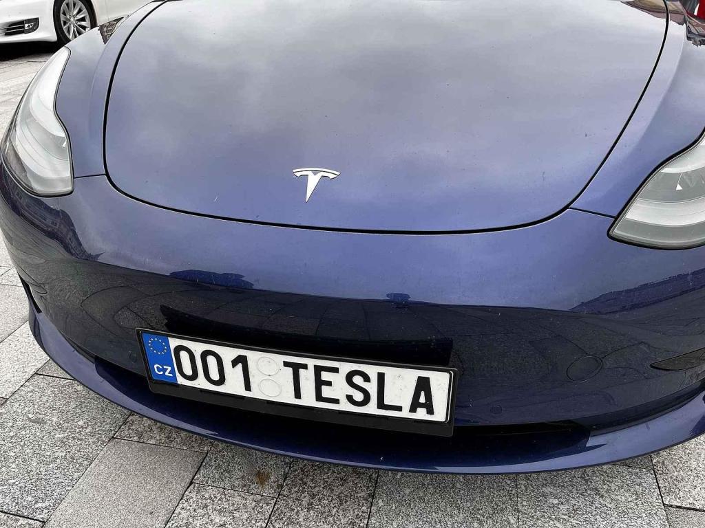 Sraz elektromobilů na náměstí ve Valašském Meziříčí, 5. srpna 2023.