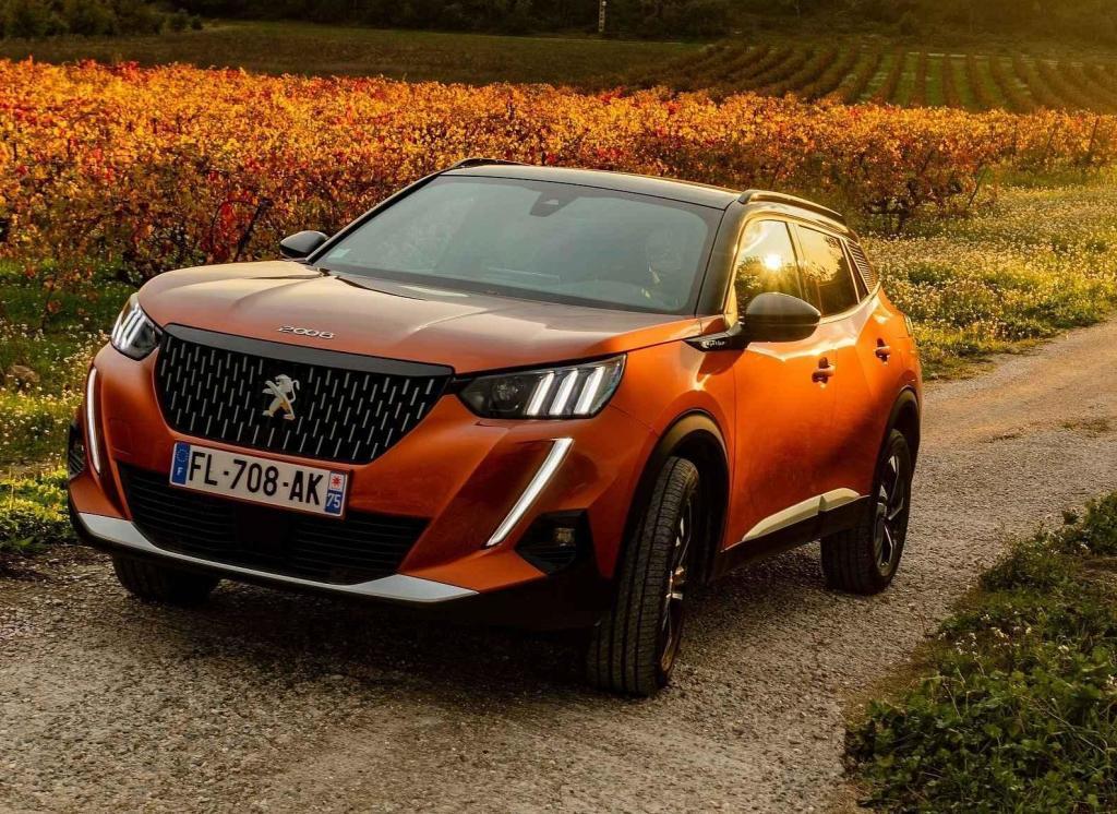 Peugeot 2008 je nejúspornější zážehové SUV. Cena je 625 000 a spotřeba 4,5 litru