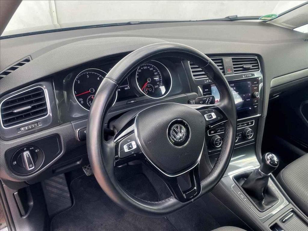 Volkswagen Golf 2,0 Variant.