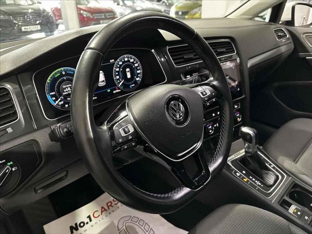 Volkswagen e-Golf.