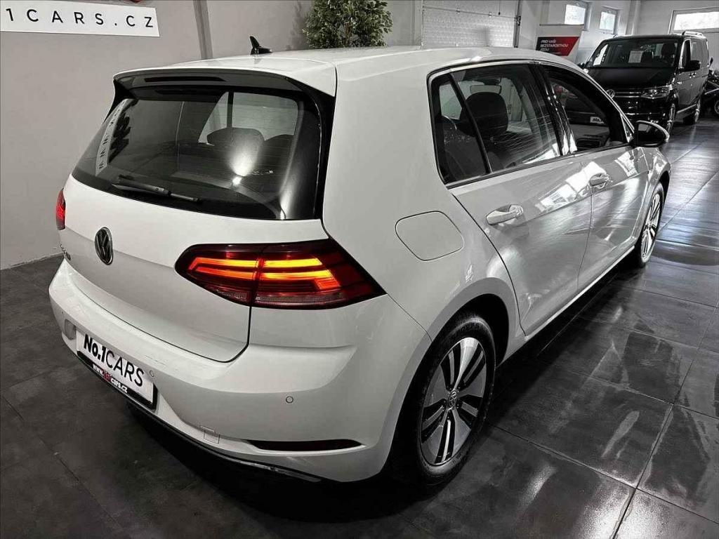 Volkswagen e-Golf.