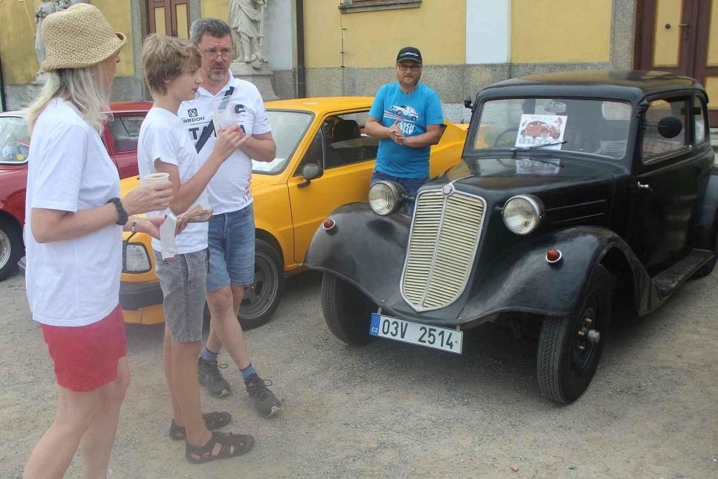 Setkání veteránů v Chlumu u Třeboně.