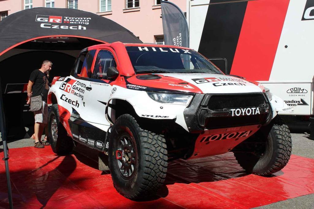 Festival MotorSvět se do areálu Psychiatrické nemocnice v Havlíčkově Brodě vrátil.po dvou letech. Jedním z největších lákadel byla tovární Toyota Hilus GR Tomáše Ouředníčka.