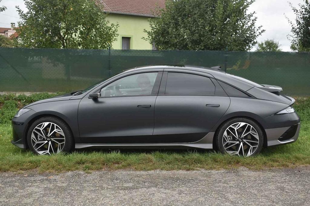 Aerodynamický boční profil