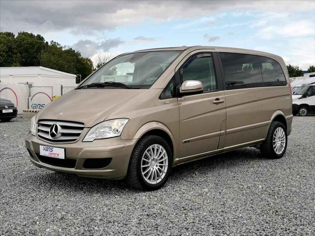 Mercedes-Benz Viano.