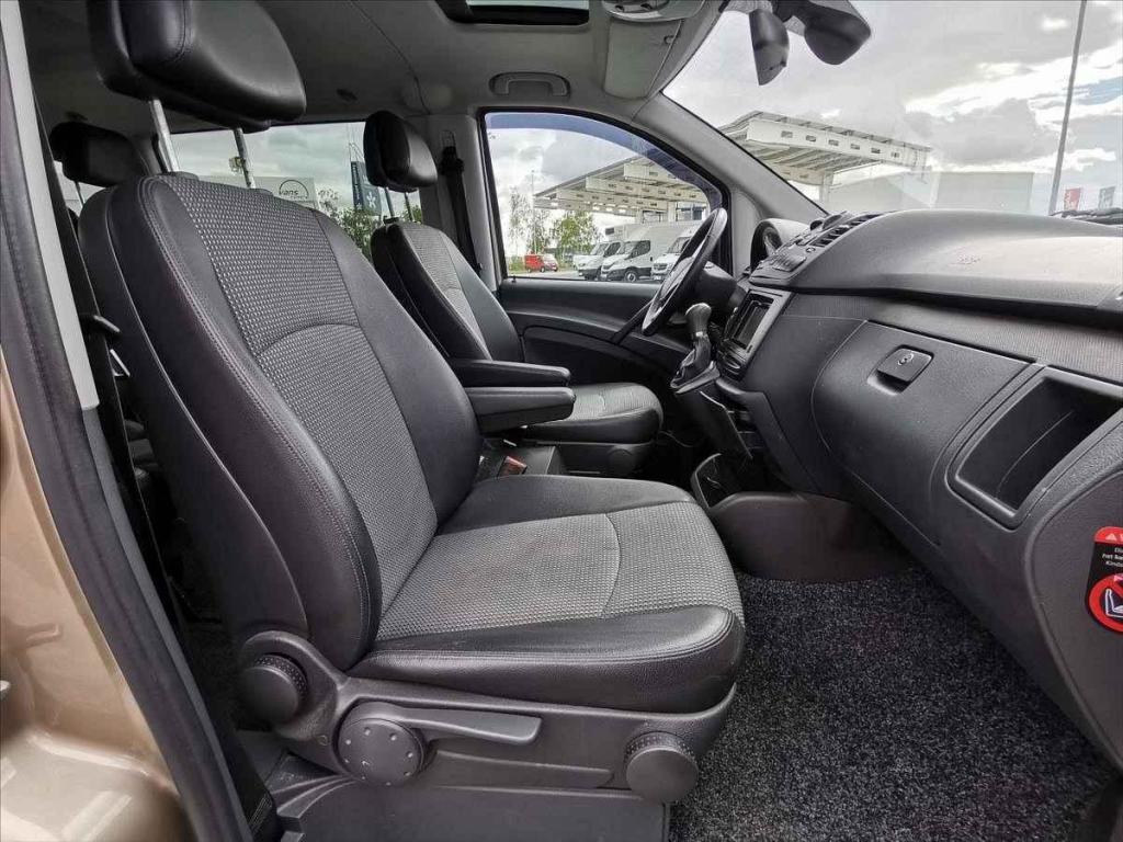 Mercedes-Benz Viano.