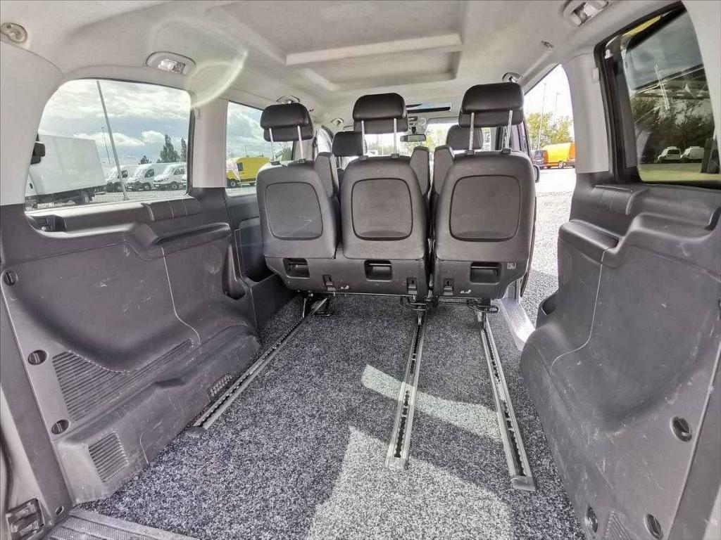Mercedes-Benz Viano.