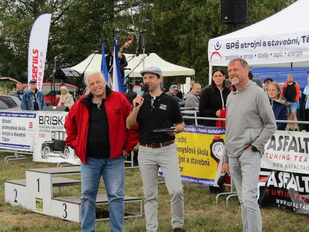 V pořadí 21. ročník akce Veteráni Čelkovice v sobotu 7. října vyvrcholil na táborském letišti.