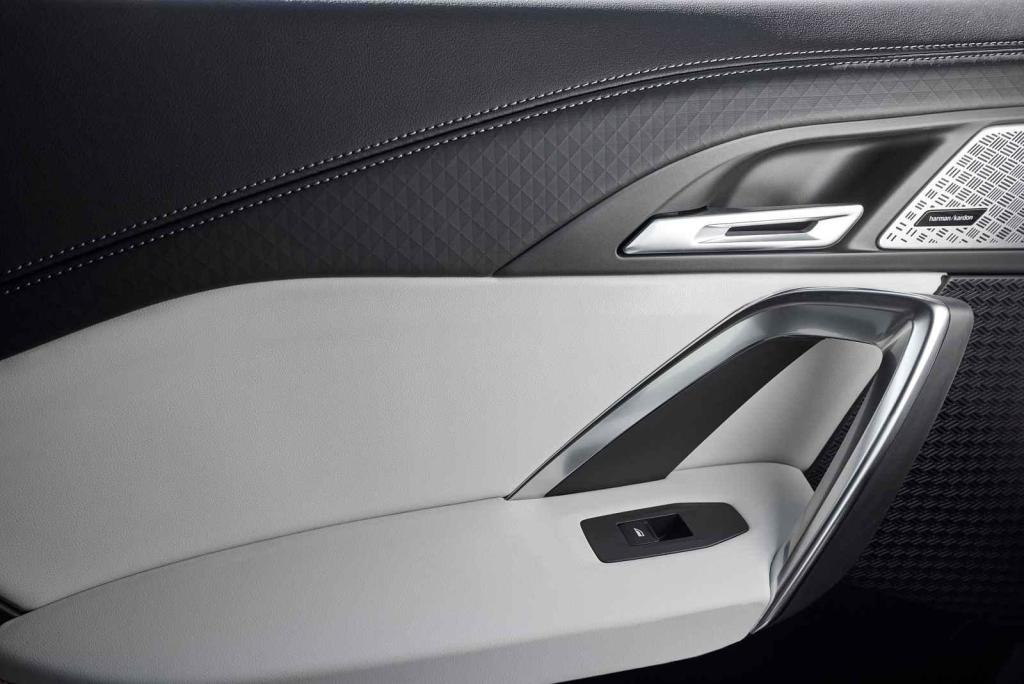 BMW iX2 xDrive30