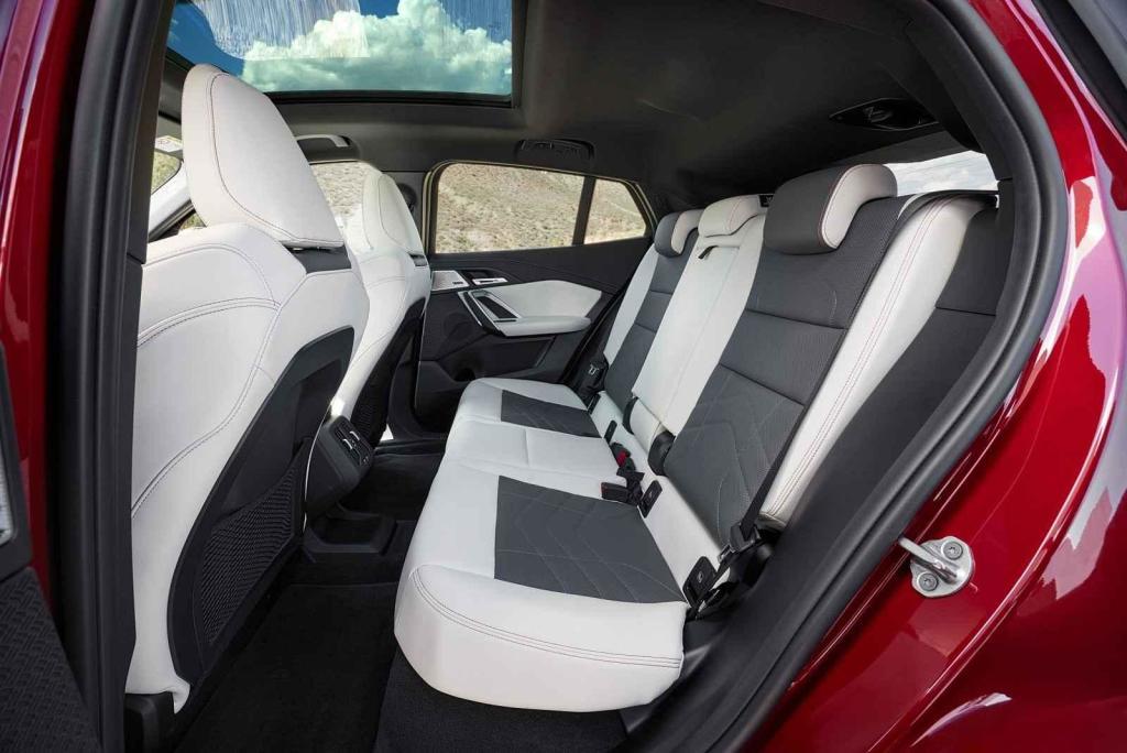 BMW iX2 xDrive30