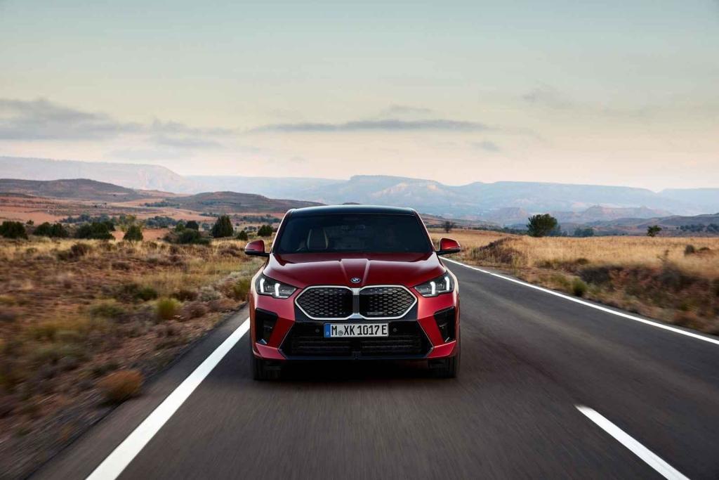 BMW iX2 xDrive30