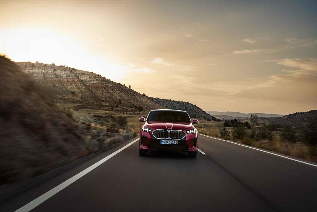 BMW iX2 xDrive30
