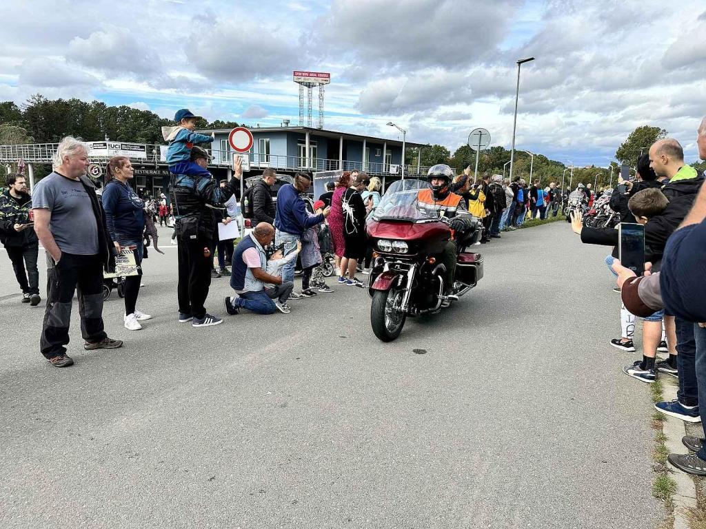Do táborského areálu Komora se v sobotu sjelo kolem 250 vozidel.