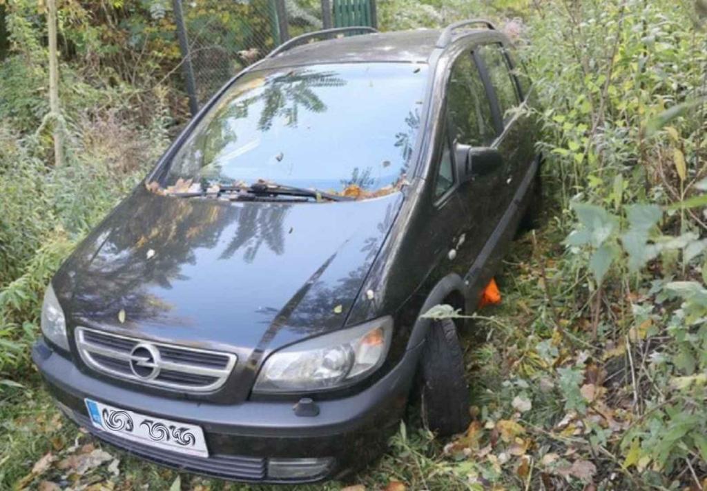 Muž policisty dovedl na místo, kde ukradené auto zanechal. Foto: Policie ČR
