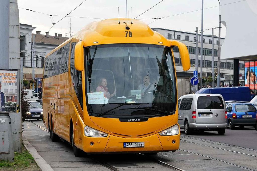 Moderní dálkový autobus Irizar. Foto: Wikimedia Commons, Ralf Roletschek, GFDL 1.2