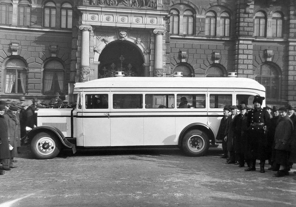 Autobus Walter D-bus při představení v Liberci. Foto: Wikimdeia Commons, neznámý autor, volné dílo