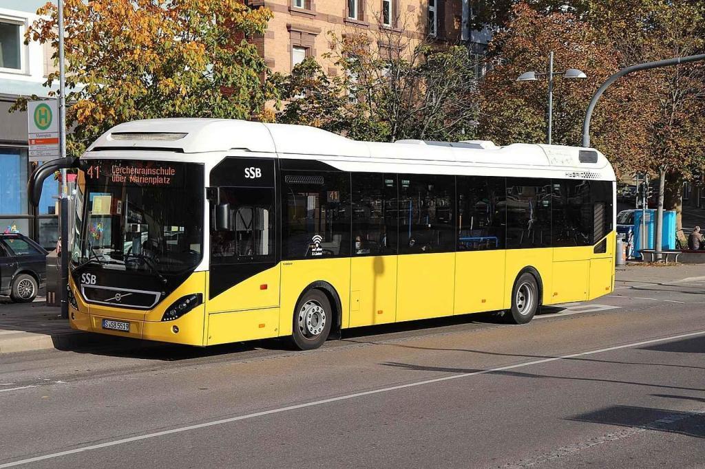 Nízkopodlažní městský autobus. Foto: Wikimdeia Commons, Andrzej Otrebski, CC BY-SA 4.0