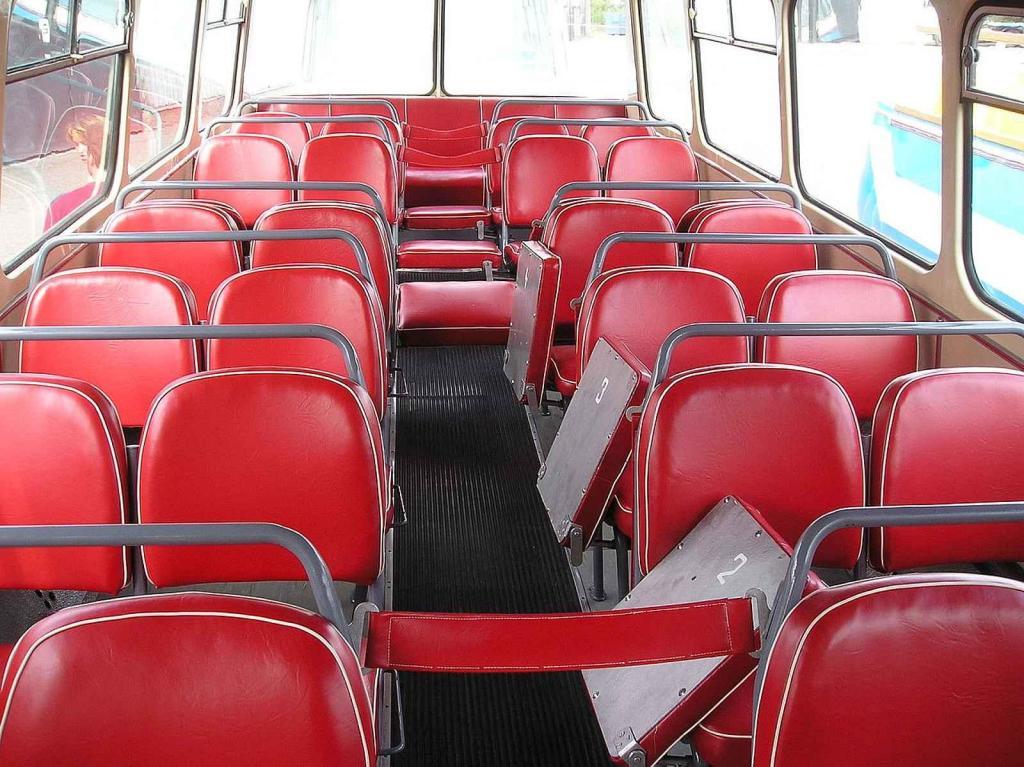 Interiér autobusu Škoda 706 RTO. Foto: Wikimdeia Commons, Honza chodec, volné dílo