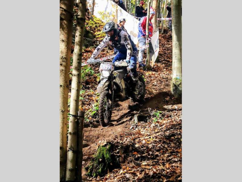 Po posledním závodě seriálu FIM HARD ENDURO Word Championship se stal Václav Nedvěd z Kladrub dvanáctým nejlepším hardendurovým jezdcem světa.