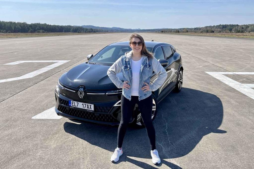 Renault Megane E-Tech Iconic. Bugynka (hlavně) do města.