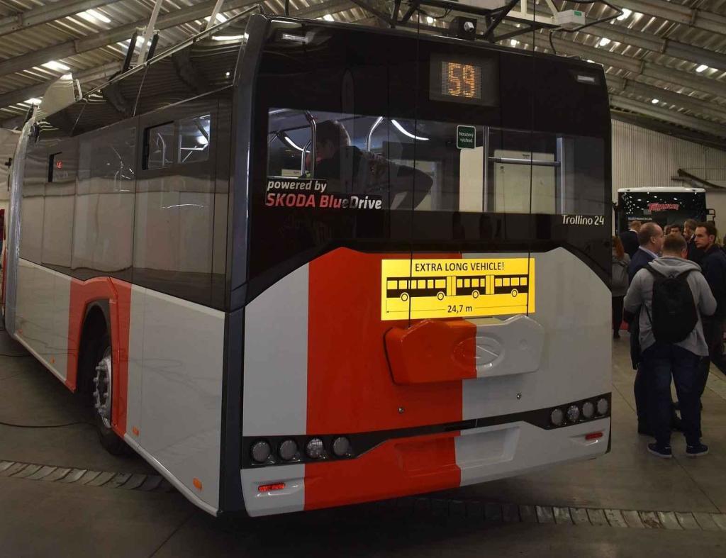 Bude jezdit mezi konečno metra A a pražským letištěm