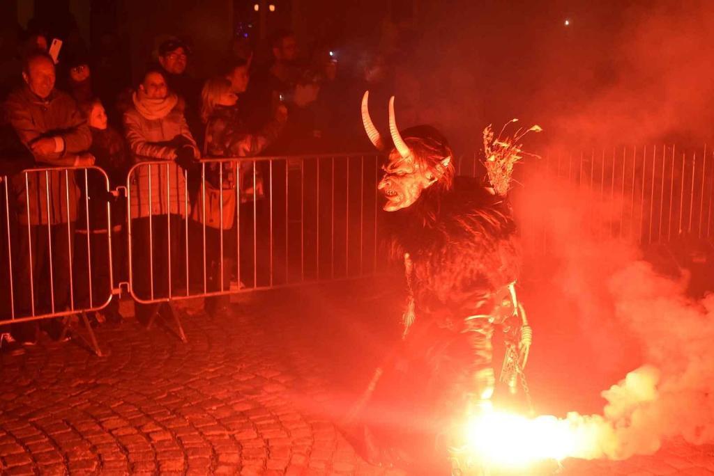Krampusové v Polné