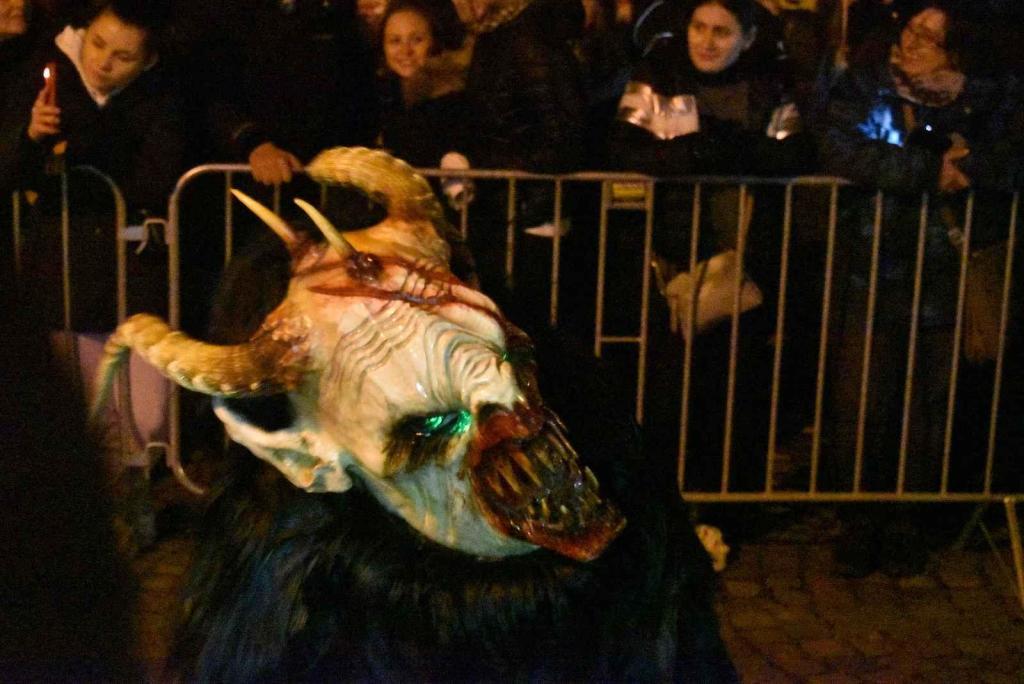 Krampusové v Polné