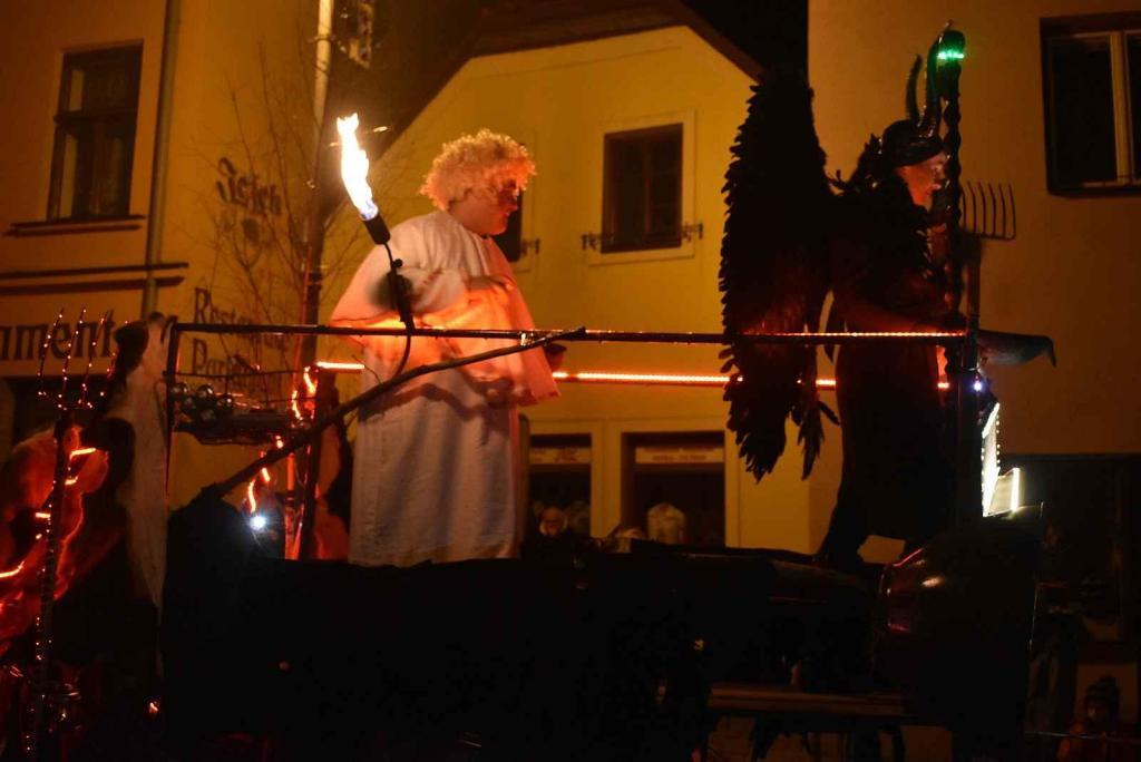 Krampusové v Polné