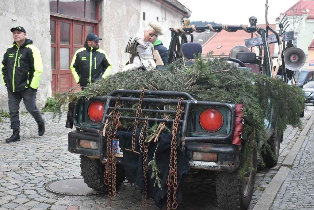 Krampusové v Polné