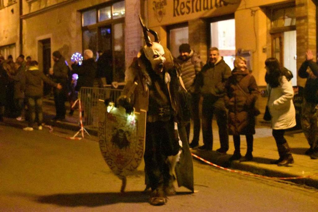 Krampusové v Polné