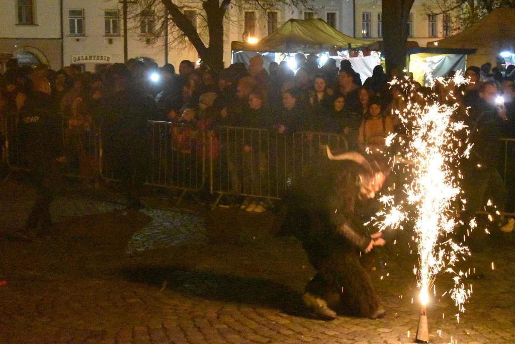 Krampusové v Polné
