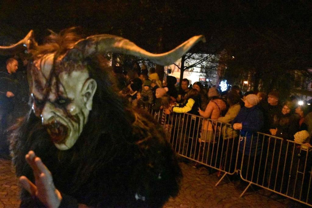 Krampusové v Polné