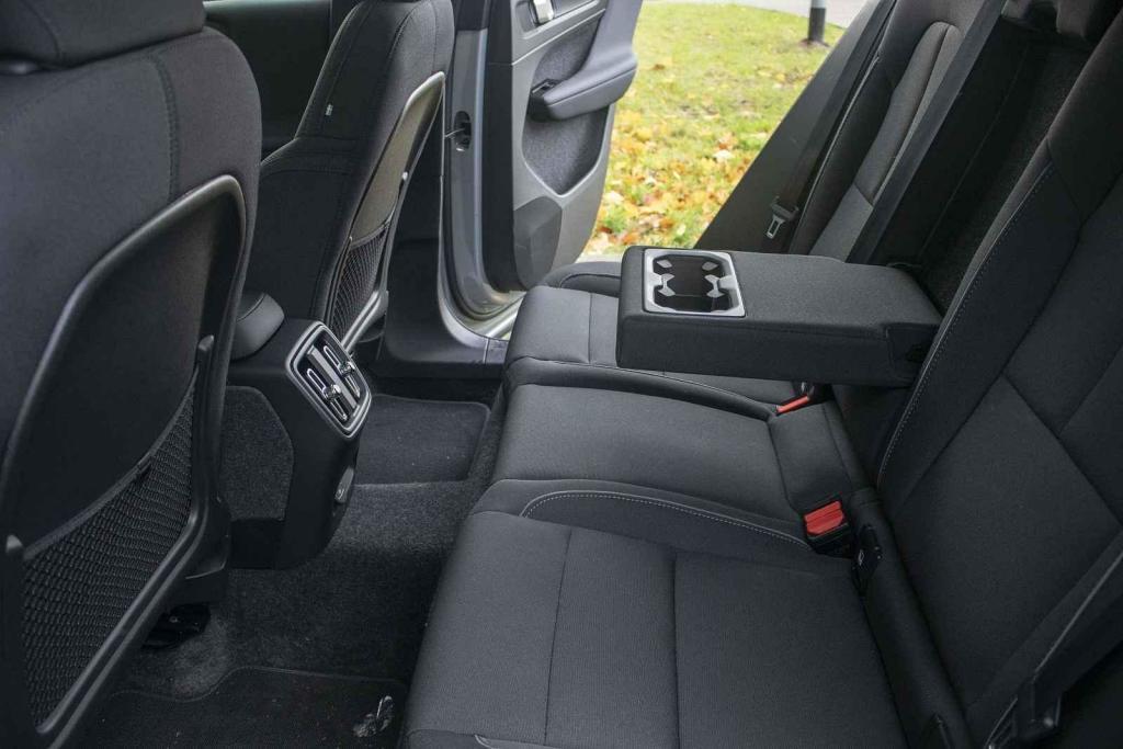 Pasažéři vzadu mají dost místa...