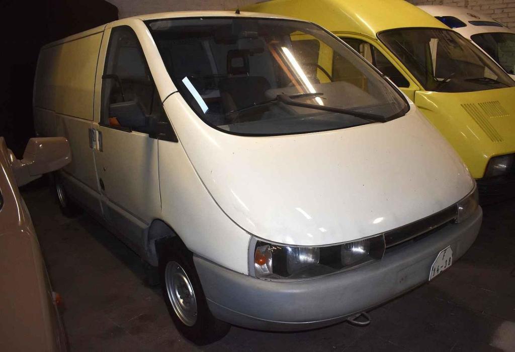 Toto je pak BAZ MNA 1000 a motorem z Moskviče